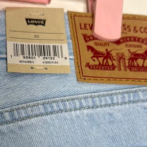 NWT Levi’s Low Pro Midrise Straight‎ Leg Jeans - 30 thumbnail 6