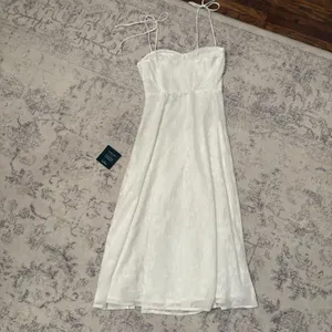 Lulus Loveliest Looks White Floral Jacquard Tie-Strap Midi Dress Medium Bridal thumbnail 5