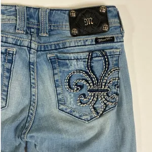 Miss Me JP4369-2L Womens 30 Light Wash Distressed Fleur De Lis Bootcut Jeans thumbnail 6