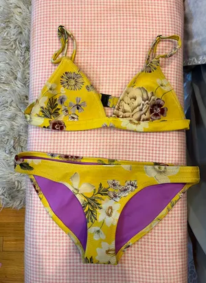 Bikini thumbnail 2