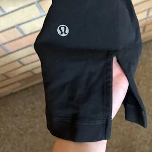 Lululemon Pink High Waisted Flare Yoga Pants Leggings Mid Length Women’s Size 4 thumbnail 5