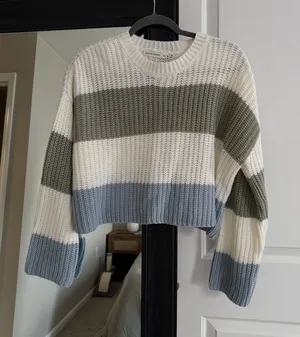 Moon & Madison Color Block Sweater thumbnail 1