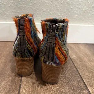TOMS Leila suede‎ yarn chocolate booties ankle boots Size 6.5 thumbnail 3