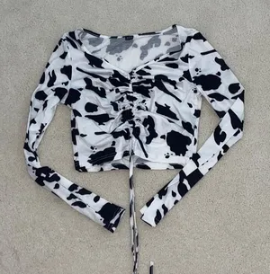SHEIN Black and White Long Sleeve Top thumbnail 1