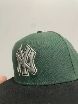 Hat club dr doom New York Yankees size 7 1/8 used in good condition very rare thumbnail 3