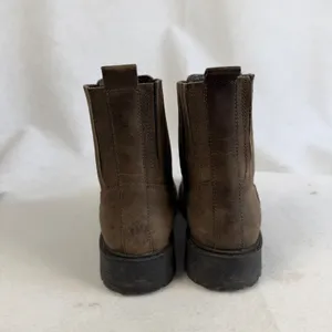 Clarks Womens 8.5 Chelsea Boots Brown Leather Block Heel Ankle Moto thumbnail 5