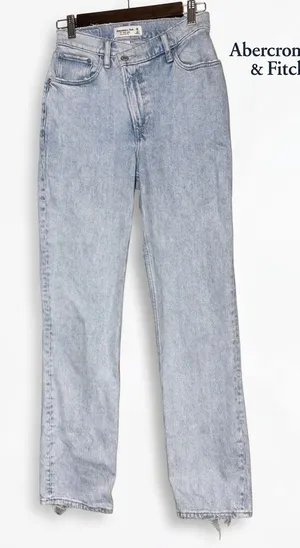 Abercrombie & Fitch The '90s Straight Ultra High Rise Curve Love Jeans size 26 thumbnail 1