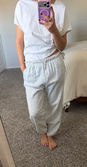 Gray old navy sweatpants  thumbnail 1