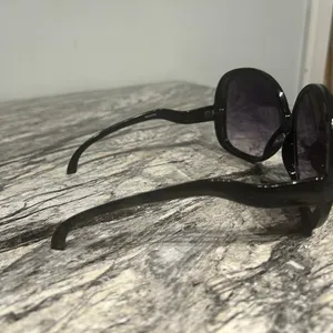 Black Oversized Sunglasses thumbnail 7