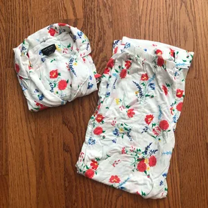 Kate Spade Floral Pajama Pant Set White Red, Blue & Green Accents Women’s Size S thumbnail 1
