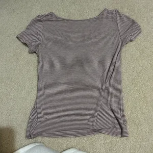 Striped V thumbnail 2
