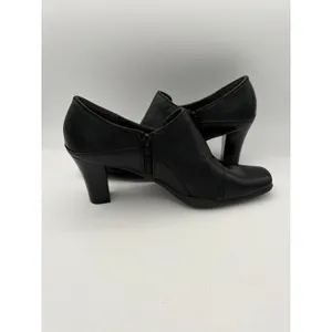 Women’s Aerosoles Size 8 Black Leather Ankle Boot Heels thumbnail 5
