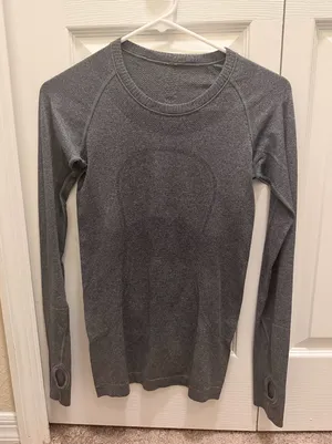 Lululemon Swiftly Tech Long Sleeve Hip Length Size 4 thumbnail 1