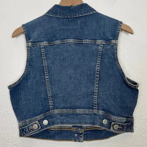 Torrid Denim Vintage Stretch Crop Denim Jean Vest Size 00 M/L NWT thumbnail 2