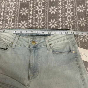 NWT Fidelity Coco Wide Leg Jeans Raw Hem Clearwater Blue‎ Size 26 Clean Girl thumbnail 10