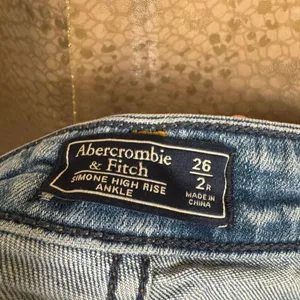 Abercrombie & Fitch Skinny Logo Simone High Rise Ankle Jeans 2/26 thumbnail 3
