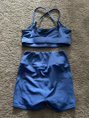 Amazon workout set thumbnail 3