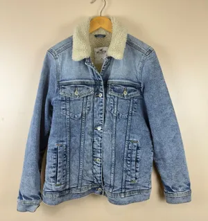 Hollister Women’s Size M Blue Denim Jacket Faux Shearling Lined thumbnail 1