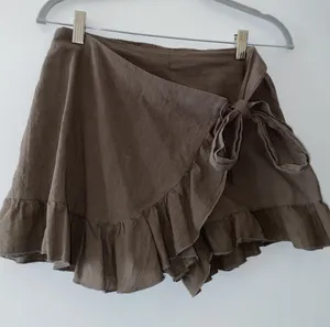 Forever 21 Green Wrap Tie Skort Size M thumbnail 1