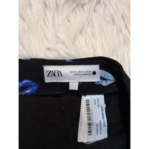Zara Women's Sz Small Lips Printed Mini Skirt Black Blue Zip Back A-Line Viscose thumbnail 8