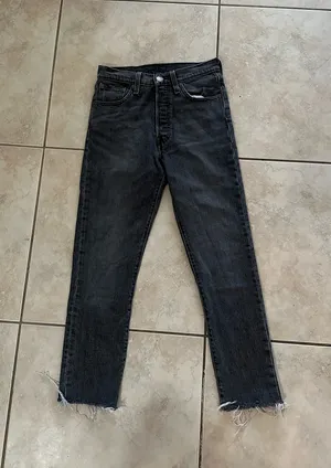 Levi’s 501 s washed black cropped high rise jeans thumbnail 4