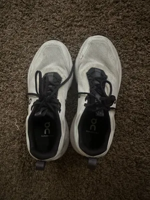 Tennis Shoes On Cloud Women’s thumbnail 2