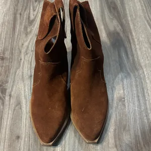 Steve Madden Chestnut Suede Ankle Boots thumbnail 7