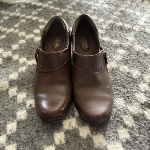 Clarks Bendables Shoes Womens‎ Size 8M Brown Leather Slip On Heel Comfort Zipper thumbnail 3