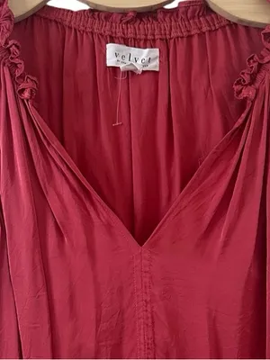 Velvet by Graham & Spencer Satin Minimalist Vneck Sleeveless Top S thumbnail 5