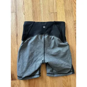 Lululemon Train Times Shorts 6" Size 4 - HeathereD Black Gym Run Hike Train Yoga thumbnail 3