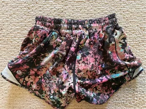 Lululemon Hotty Hot Short Stencil Blossom Red Multi Sheer Swift Ultra Light thumbnail 7
