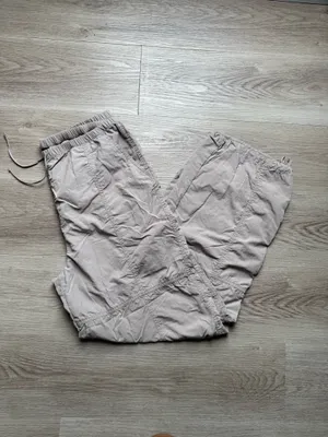 Women’s H&M Cargo Pants thumbnail 3