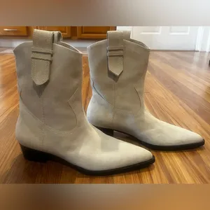 Frame Le Dallas Suede Booties Western Ankle Booties Misty white 38 1/2 thumbnail 2
