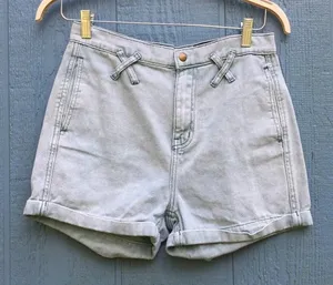 BDG Women's Size 24 Cora Light Blue Denim Shorts v6x thumbnail 1