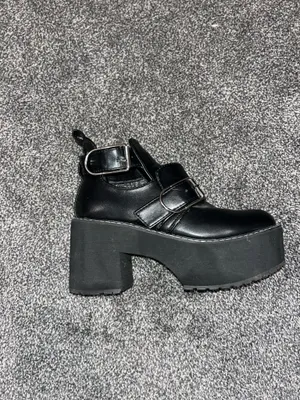 Chunky Heels Black Size 7 thumbnail 2