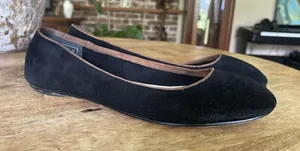 Lands’ End Black Suede Ballet Flats with Brown Trim Size 6B Women’s thumbnail 1