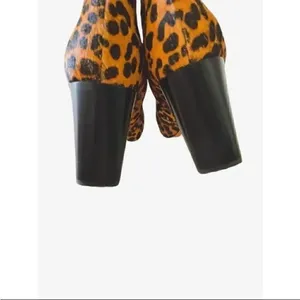 Banana Republic Trendy Cheetah Printed Block Heel Haircalf Leather Boots 6.5M thumbnail 7