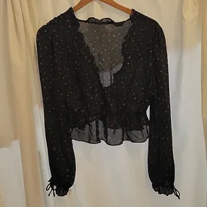 Francesca's Mi Ami Long Sleeve Black Roses Semi Shear Crop Top Size XL thumbnail 5