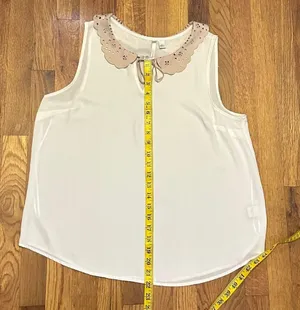 LC Lauren Conrad Women’s Large Sleeveless Keyhole Floral Ruffle White Top thumbnail 6