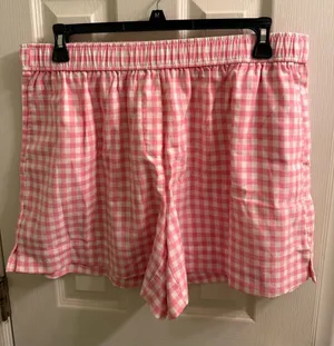 Pink Gingham High-Waist Women's Shorts thumbnail 1