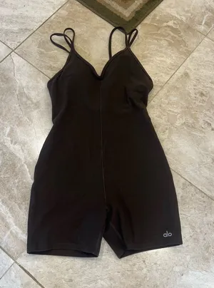 Alo Yoga Onesie Size Small thumbnail 1