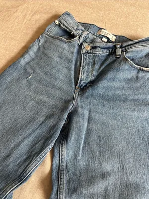 Abercrombie & Fitch Curve Love 90s Straight Ultra High Rise Criss-Cross Jeans 27 thumbnail 2