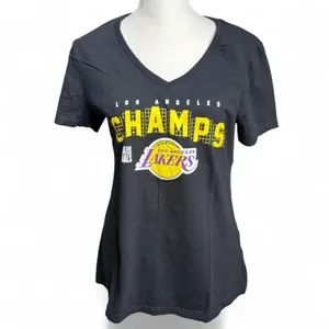 Fanatics Lakers NBA Finals 2020 Black V Neck Tee Women Medium thumbnail 2