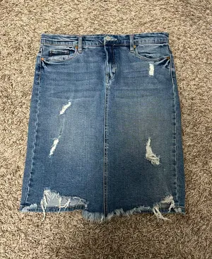 BLANK NYC Distressed Jean Skirt SIZE 29 thumbnail 1