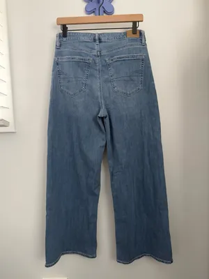 American Eagle 4 Short Super High Rise Baggy Wide Leg Jeans Light Wash Relaxed thumbnail 2