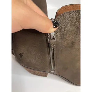 Frye Ankle Boots Womens 8.5 Brown Excellent Leather Pointed Toe Side Zip Booties thumbnail 8