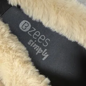 Bzees Snicker Womens 8.5M‎ Brown Faux Suede Fur Lined Slip On Comfort Shoes thumbnail 5