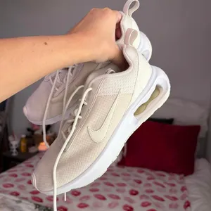 Nike Women's White and Cream Trainers thumbnail 3