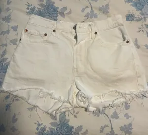 Levi’s 501 Denim Shorts Distressed Women’s thumbnail 1