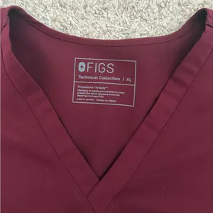 FIGS Catarina One-Pocket Scrub Top size XL Burgundy thumbnail 3